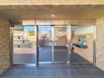 �G���g�����X -