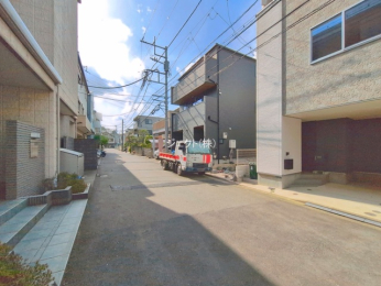 �O�ʓ��H�܂ތ��n�ʐ^ -