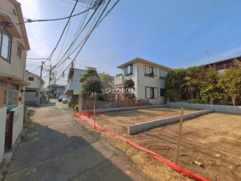 �O�ʓ��H�܂ތ��n�ʐ^ -